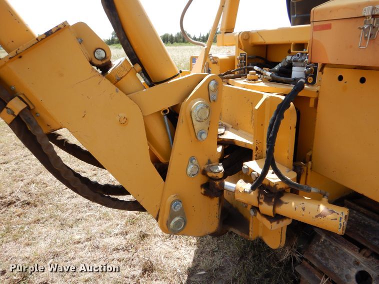 image for item LB9932 2002 Vermeer Flex Track 75  vibratory cable plow