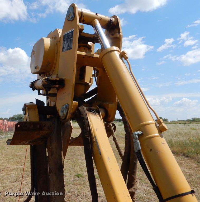 image for item LB9932 2002 Vermeer Flex Track 75  vibratory cable plow