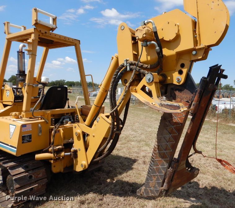 image for item LB9932 2002 Vermeer Flex Track 75  vibratory cable plow