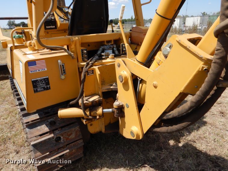 image for item LB9932 2002 Vermeer Flex Track 75  vibratory cable plow