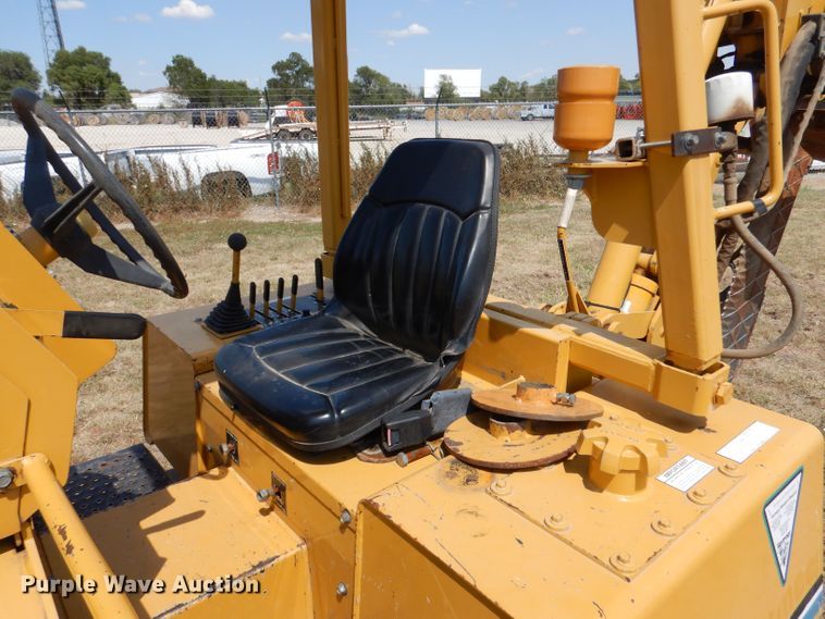 image for item LB9932 2002 Vermeer Flex Track 75  vibratory cable plow