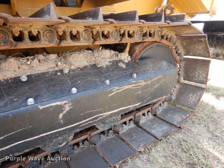 image for item LB9932 2002 Vermeer Flex Track 75  vibratory cable plow