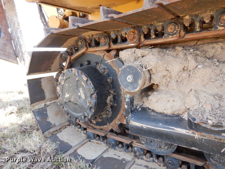 image for item LB9932 2002 Vermeer Flex Track 75  vibratory cable plow