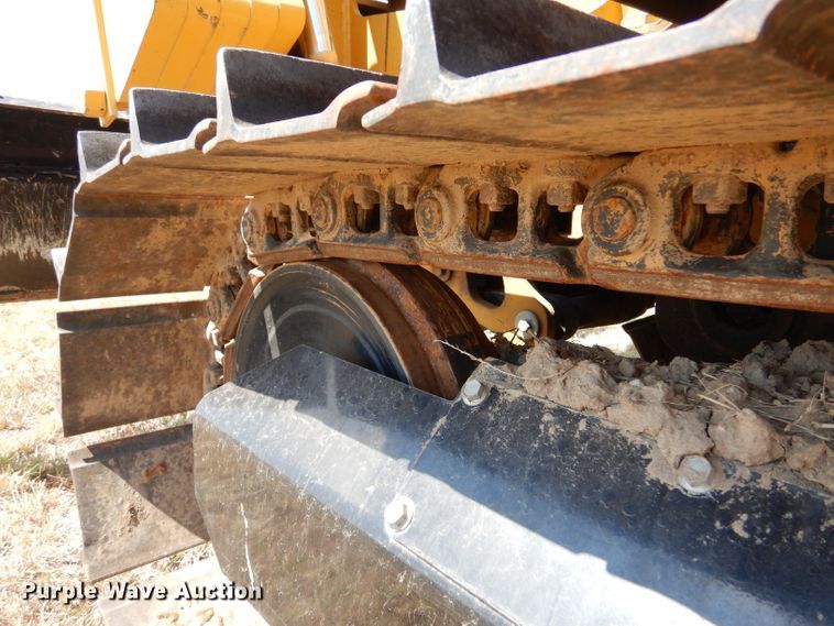 image for item LB9932 2002 Vermeer Flex Track 75  vibratory cable plow