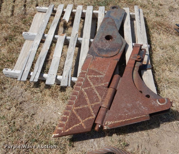 image for item LB9932 2002 Vermeer Flex Track 75  vibratory cable plow