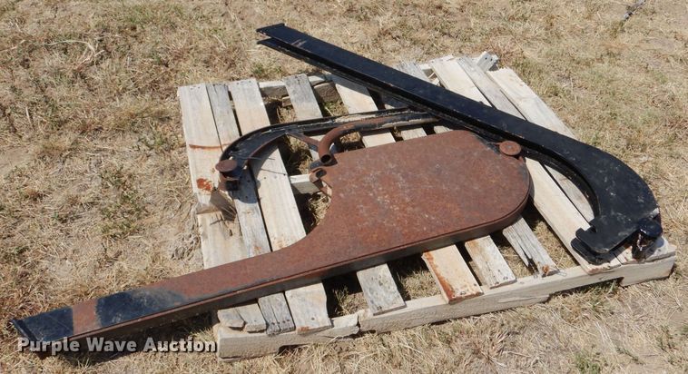 image for item LB9932 2002 Vermeer Flex Track 75  vibratory cable plow