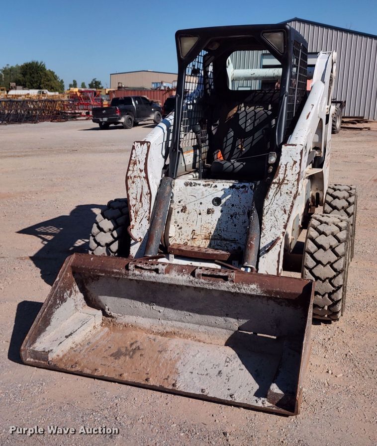 image for item LK9223 2005 Bobcat S300  skid steer loader
