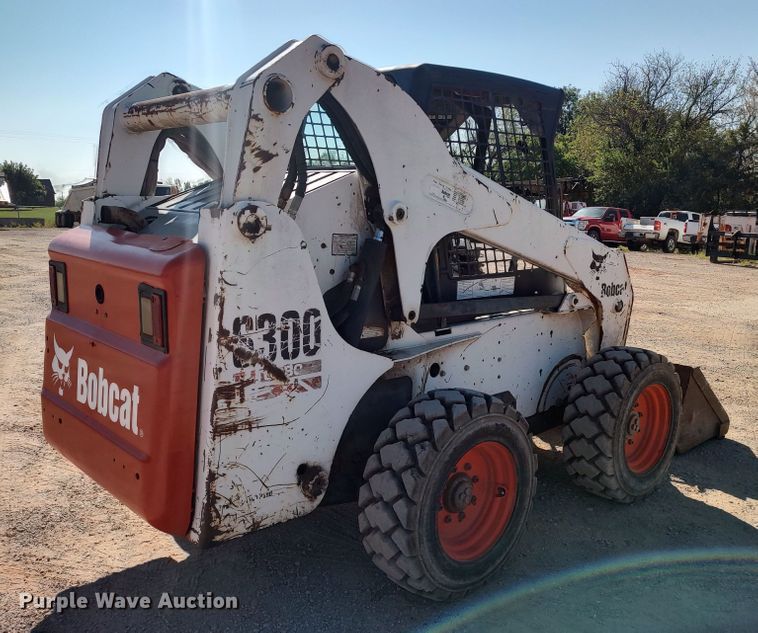 image for item LK9223 2005 Bobcat S300  skid steer loader