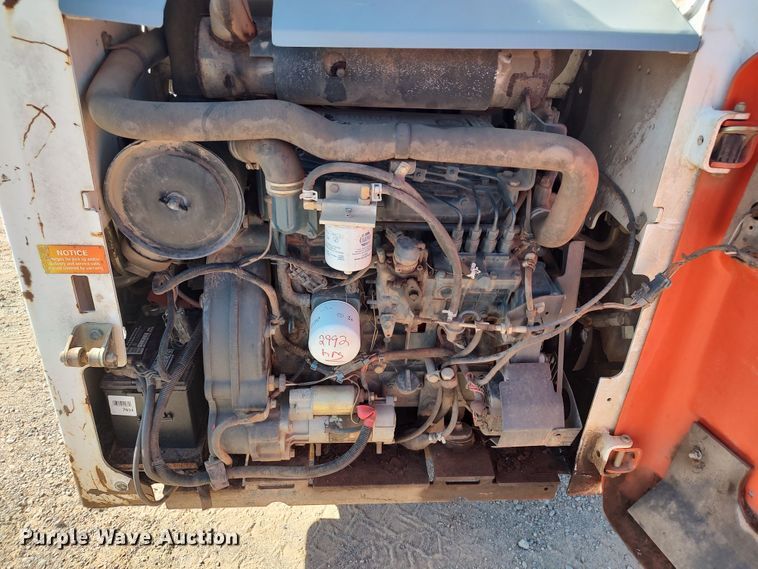 image for item LK9223 2005 Bobcat S300  skid steer loader