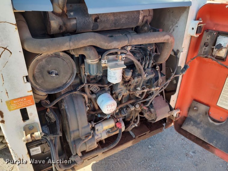 image for item LK9223 2005 Bobcat S300  skid steer loader