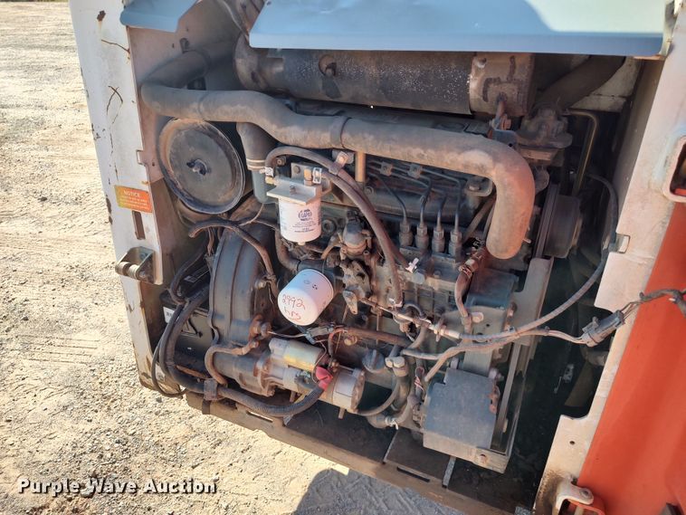 image for item LK9223 2005 Bobcat S300  skid steer loader