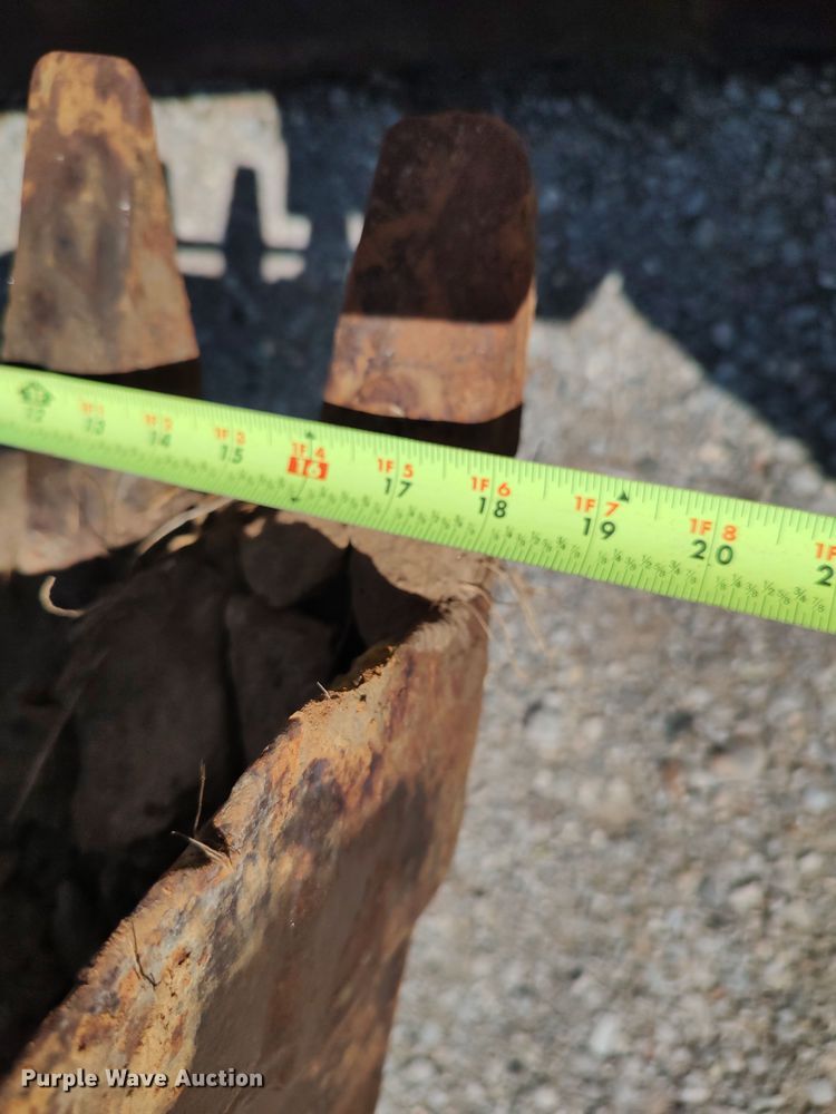 image for item LK9828 1986 Ditch Witch 4010DD  bucket wheel trencher