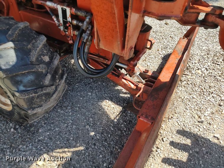 image for item LK9828 1986 Ditch Witch 4010DD  bucket wheel trencher