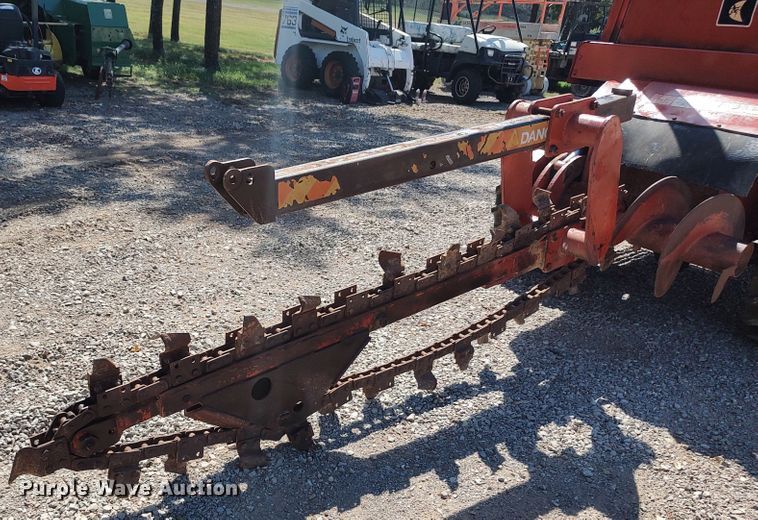 image for item LK9828 1986 Ditch Witch 4010DD  bucket wheel trencher