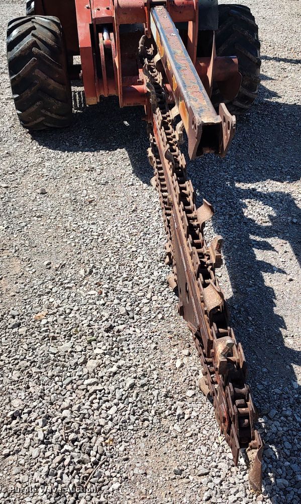 image for item LK9828 1986 Ditch Witch 4010DD  bucket wheel trencher