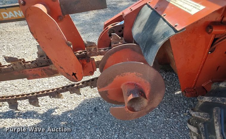 image for item LK9828 1986 Ditch Witch 4010DD  bucket wheel trencher