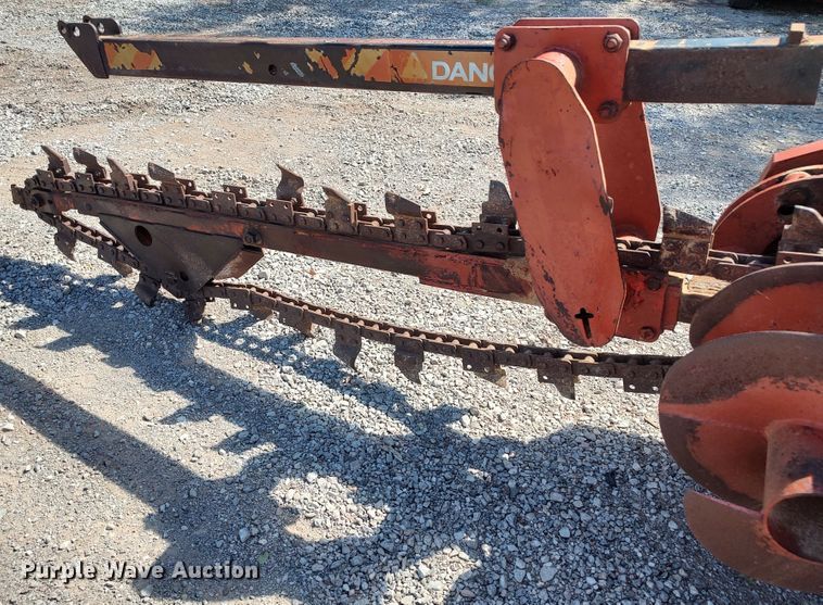 image for item LK9828 1986 Ditch Witch 4010DD  bucket wheel trencher