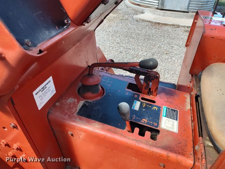 image for item LK9828 1986 Ditch Witch 4010DD  bucket wheel trencher