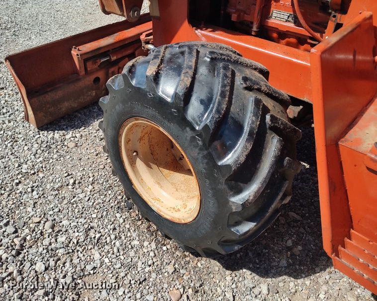image for item LK9828 1986 Ditch Witch 4010DD  bucket wheel trencher
