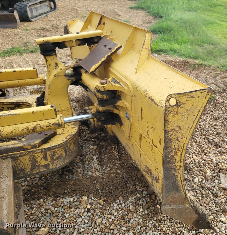 image for item LM9701 2011 Komatsu D39EX-22  dozer