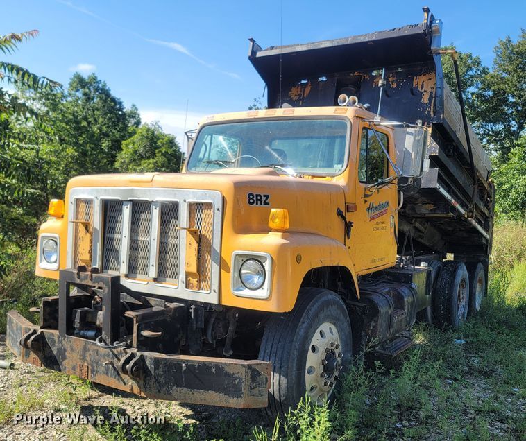 image for item LM9702 2002 International 2554  dump truck