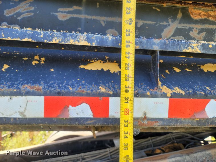 image for item LM9702 2002 International 2554  dump truck