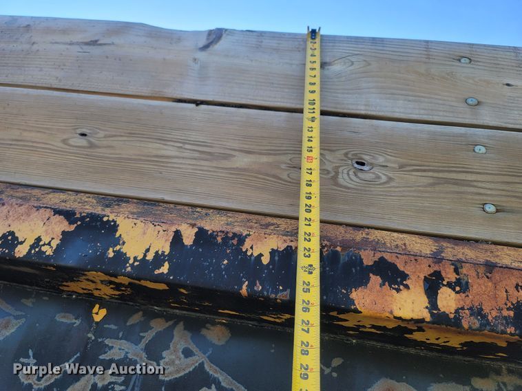 image for item LM9702 2002 International 2554  dump truck