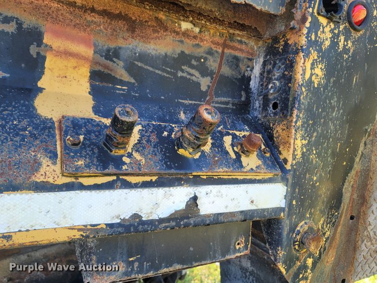 image for item LM9702 2002 International 2554  dump truck