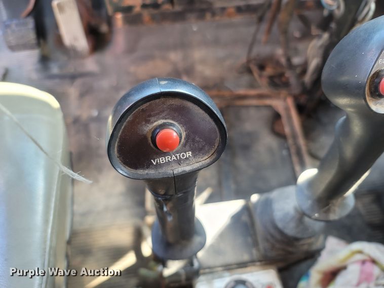 image for item LM9702 2002 International 2554  dump truck