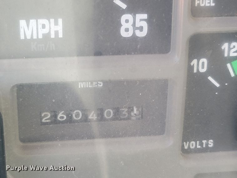 image for item LM9702 2002 International 2554  dump truck