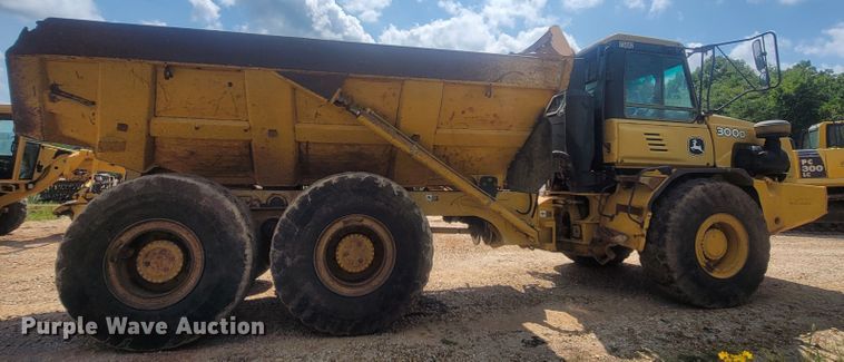 image for item LM9714 2007 John Deere 300D  haul truck