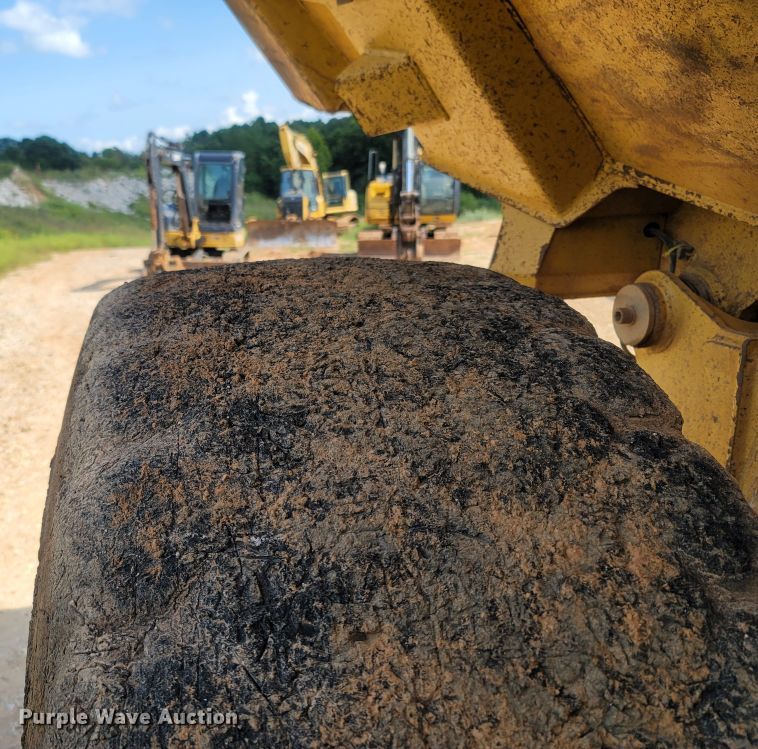 image for item LM9714 2007 John Deere 300D  haul truck