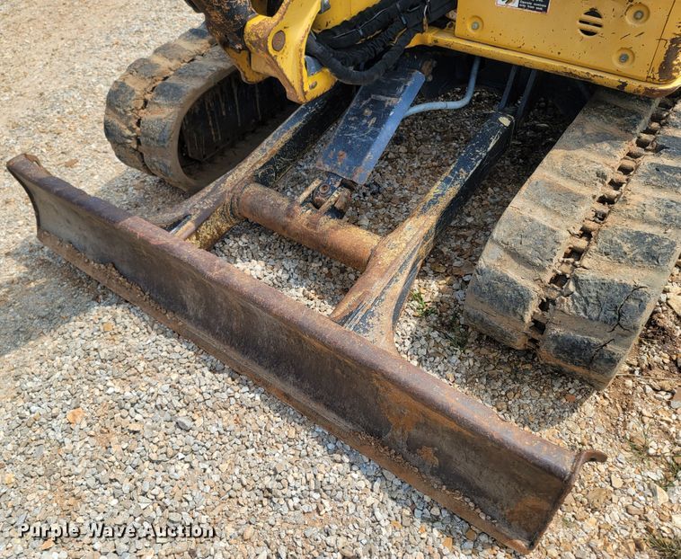 image for item LM9715 2012 John Deere 50D  mini excavator