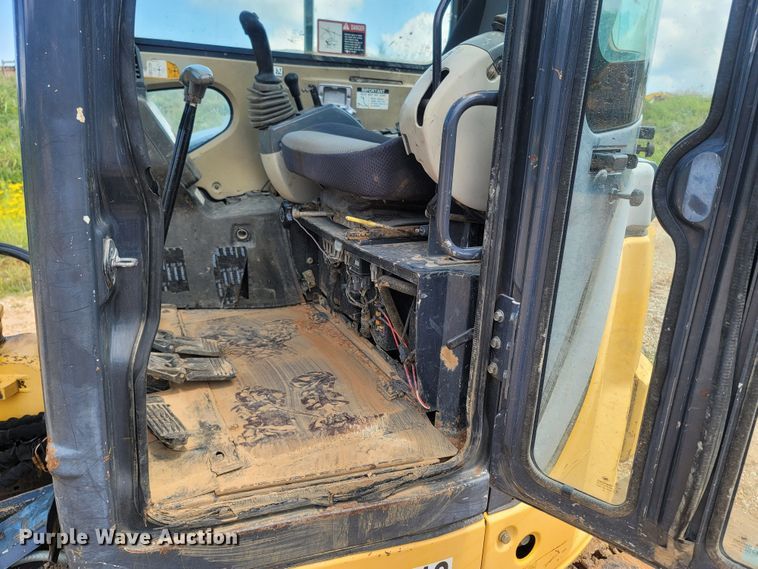 image for item LM9715 2012 John Deere 50D  mini excavator