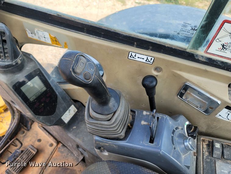 image for item LM9715 2012 John Deere 50D  mini excavator