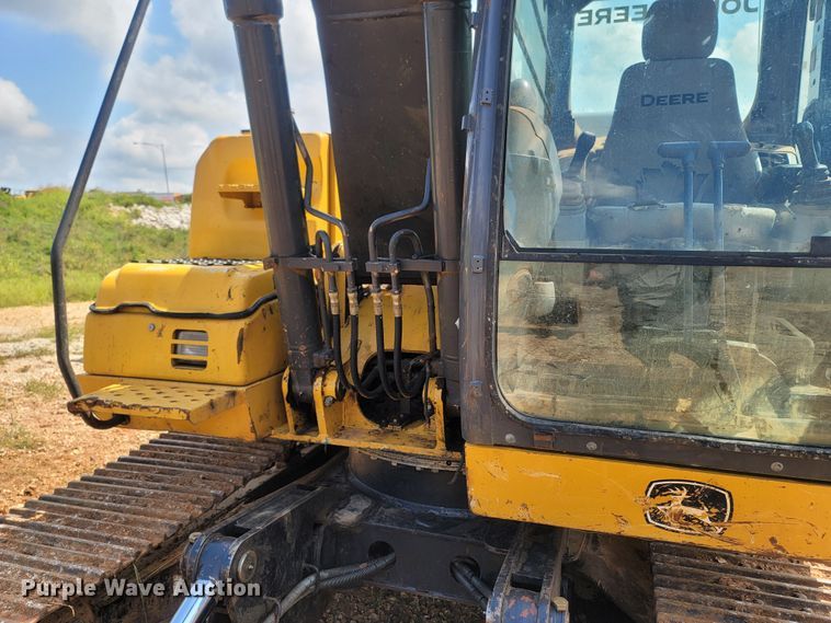 image for item LM9716 2015 John Deere 130G  excavator