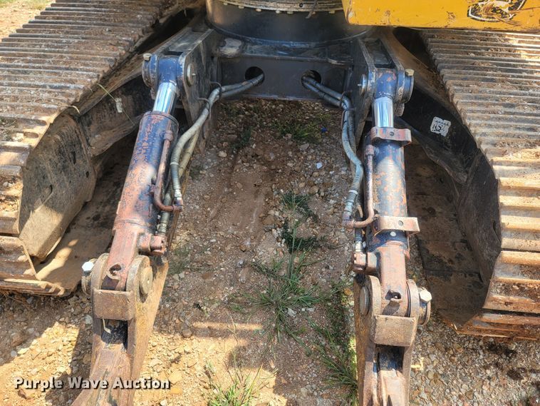 image for item LM9716 2015 John Deere 130G  excavator