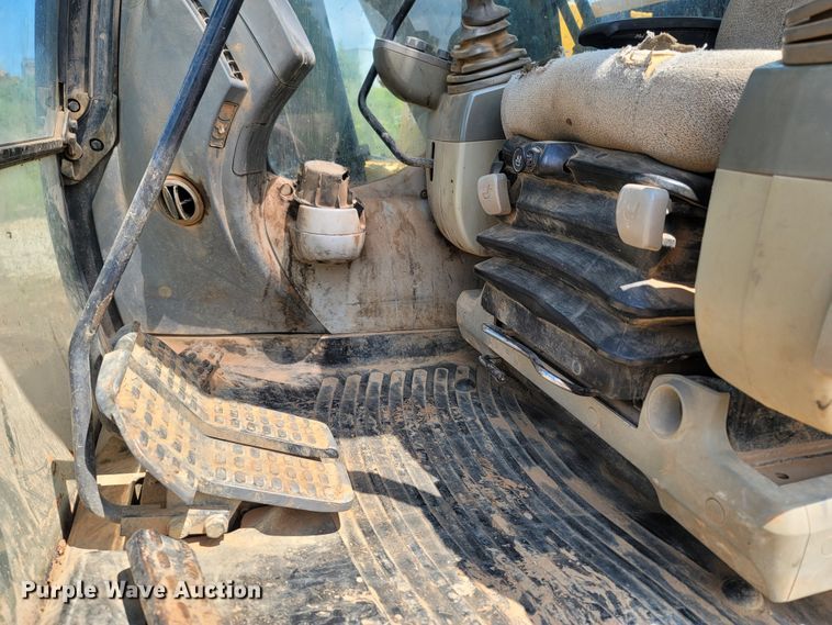 image for item LM9716 2015 John Deere 130G  excavator