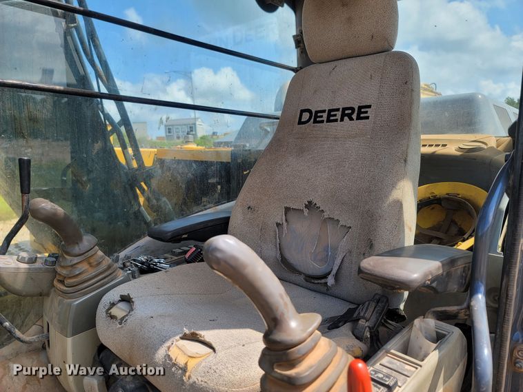 image for item LM9716 2015 John Deere 130G  excavator