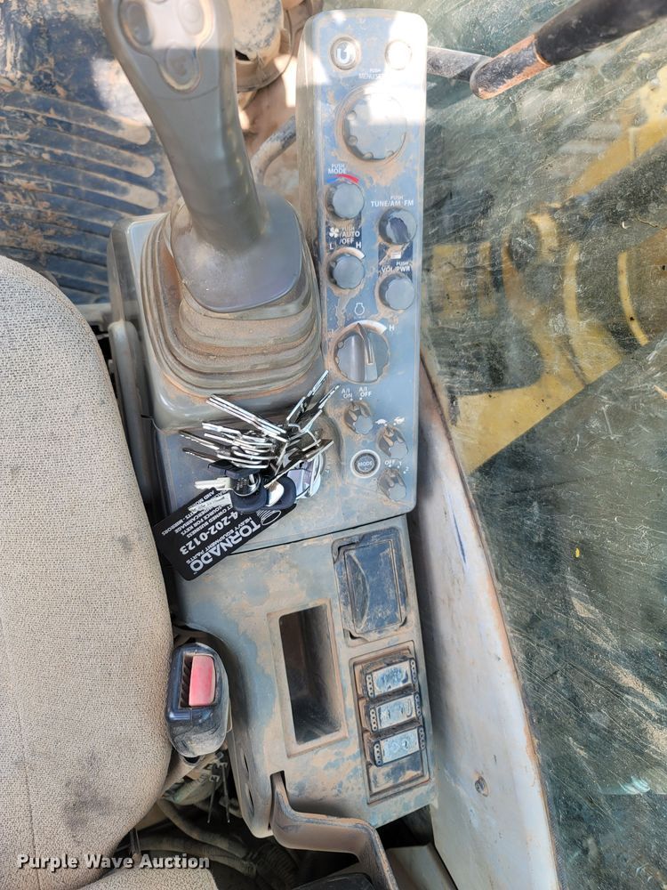 image for item LM9716 2015 John Deere 130G  excavator