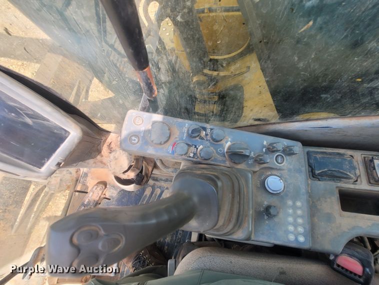 image for item LM9716 2015 John Deere 130G  excavator