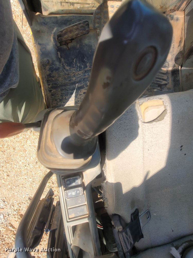 image for item LM9716 2015 John Deere 130G  excavator