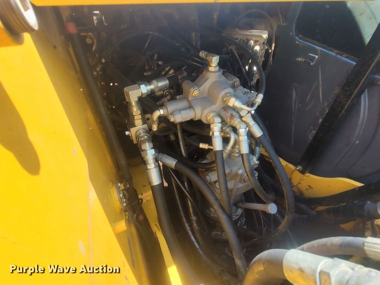 image for item LM9716 2015 John Deere 130G  excavator