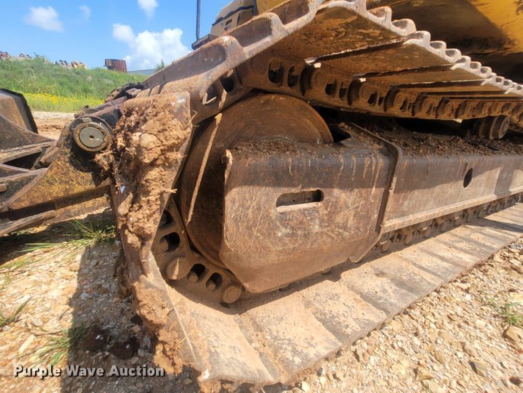 image for item LM9716 2015 John Deere 130G  excavator