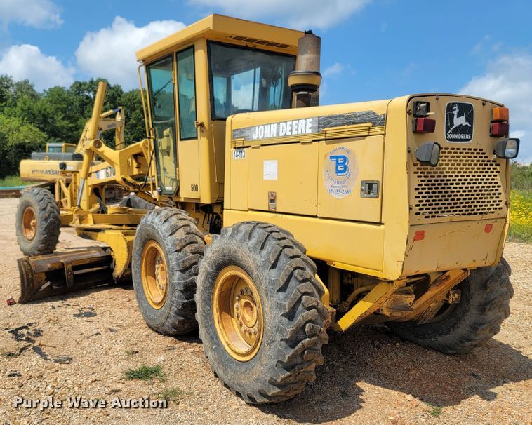 image for item LM9718 1995 John Deere 670B  motor grader