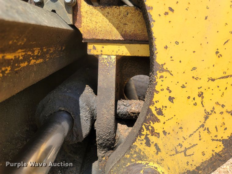 image for item LM9718 1995 John Deere 670B  motor grader