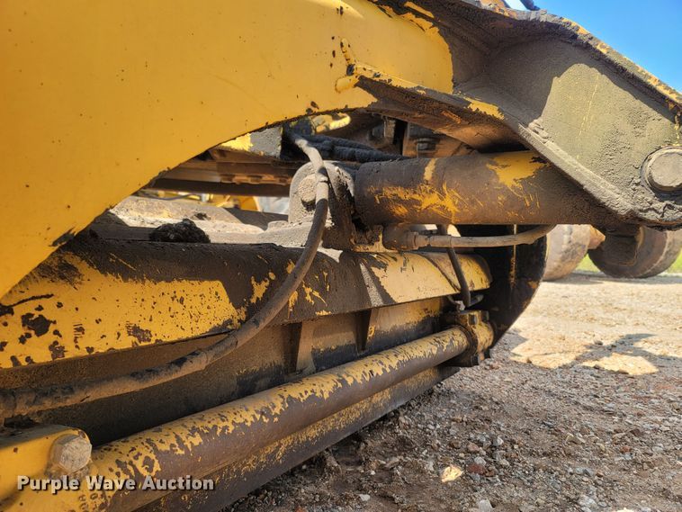 image for item LM9718 1995 John Deere 670B  motor grader