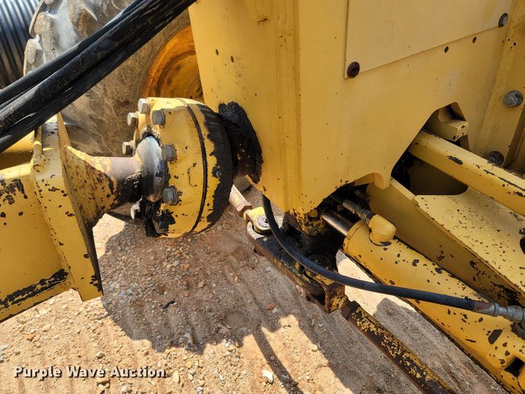 image for item LM9718 1995 John Deere 670B  motor grader