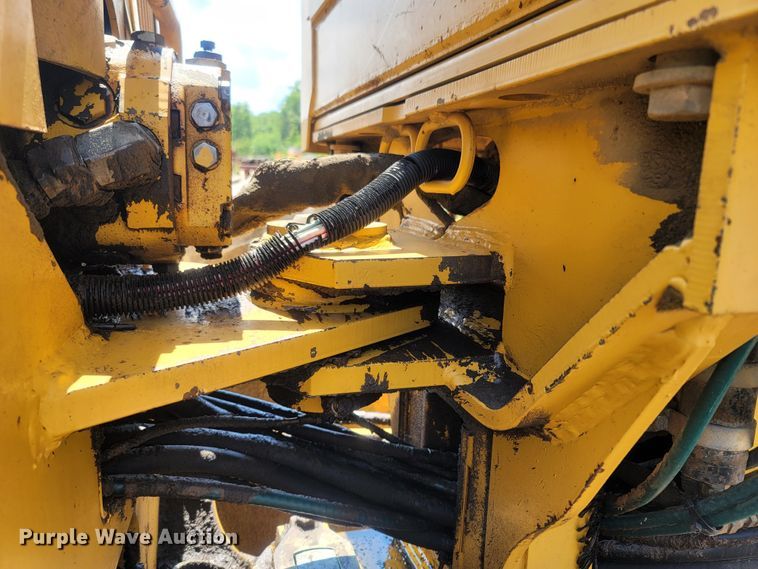 image for item LM9718 1995 John Deere 670B  motor grader