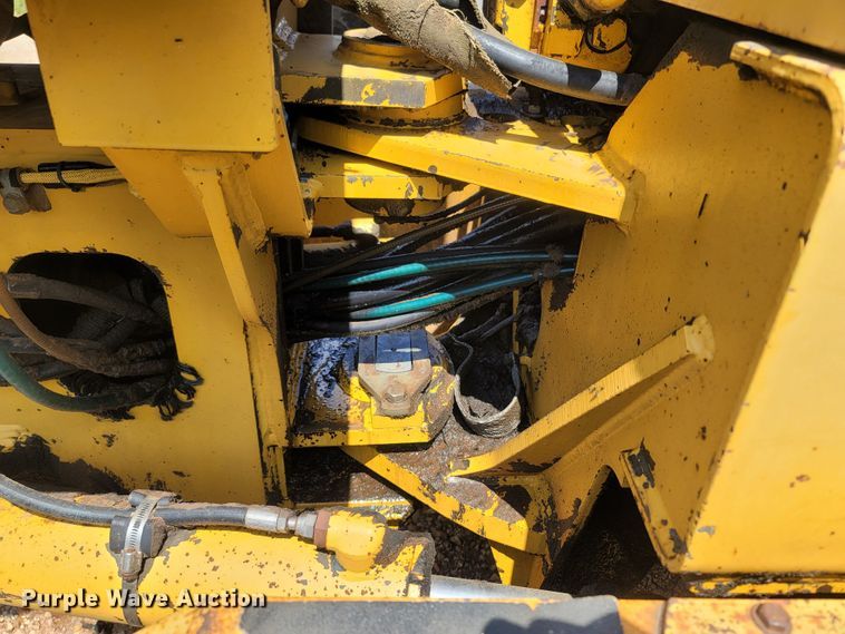 image for item LM9718 1995 John Deere 670B  motor grader